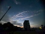 夜幕下的建筑与绚丽天空