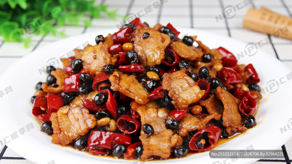 一盘豆豉辣椒炒瘦肉片 油润一点