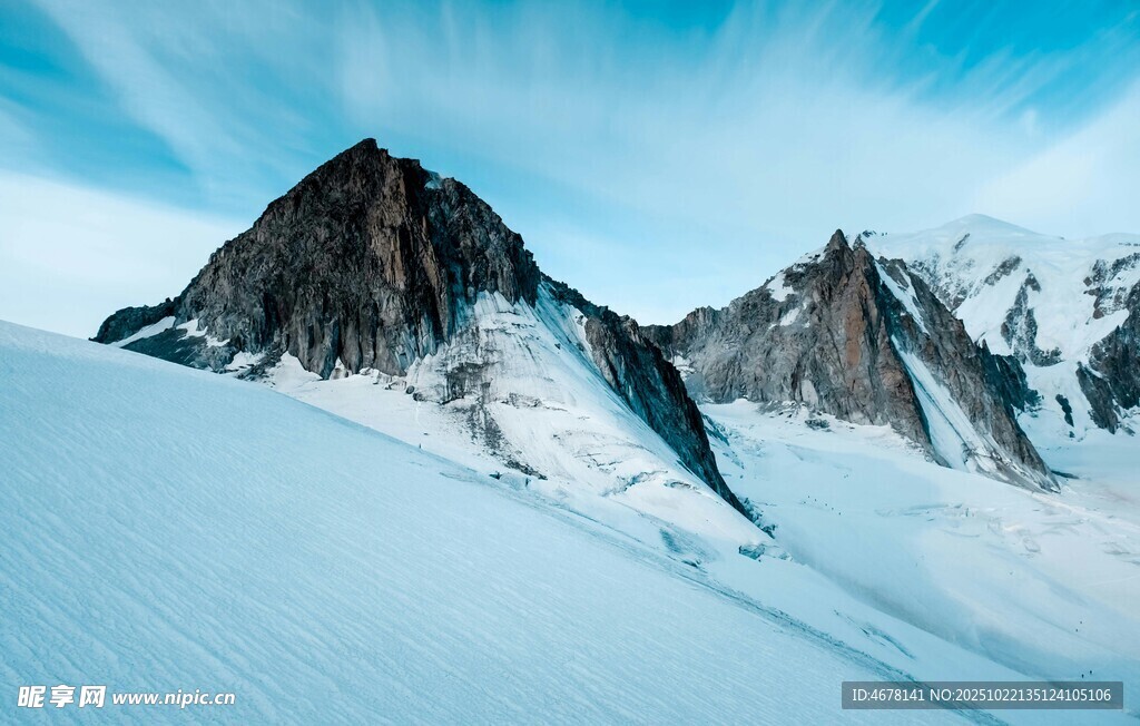 壮丽雪山景观