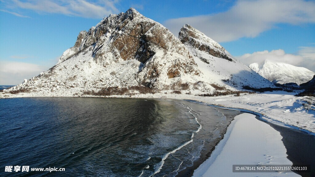 雪山海滨美景