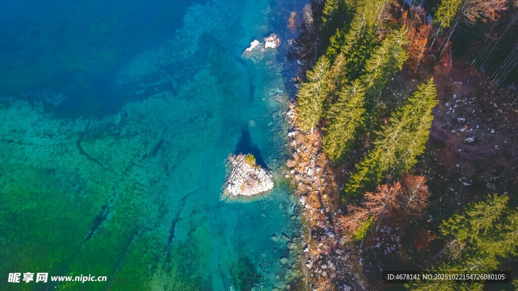 俯瞰碧海青山迷人景致