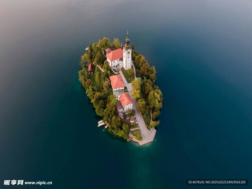 湖心小岛的美丽景致