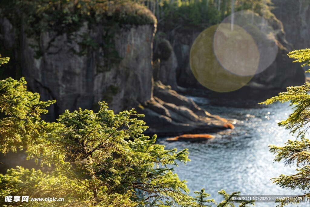 山间河畔美景