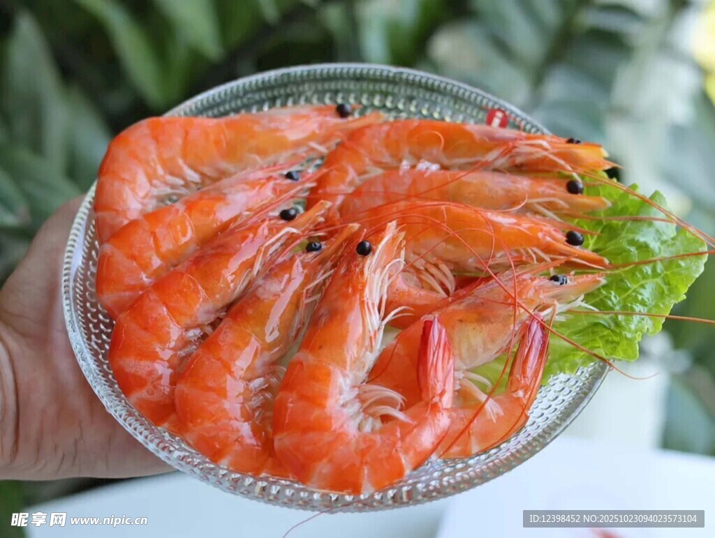 新鲜大虾摆盘诱人