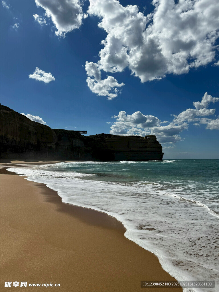 美丽海滩与壮阔海岸风景