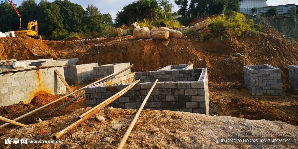 施工现场的地基建设