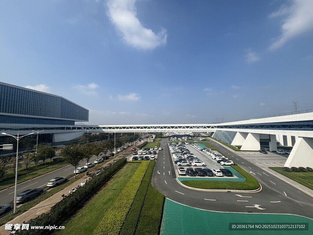 现代化机场周边全景