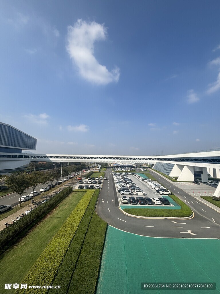 现代化机场全景俯瞰