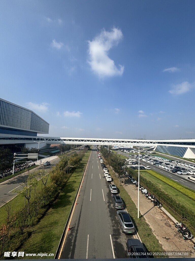 机场外道路景观