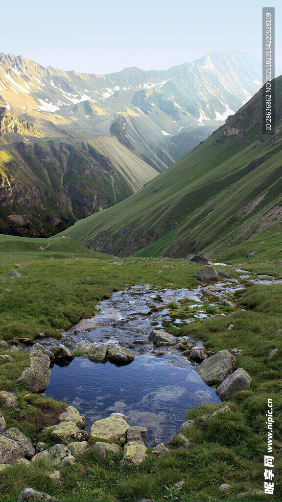 山间小湖