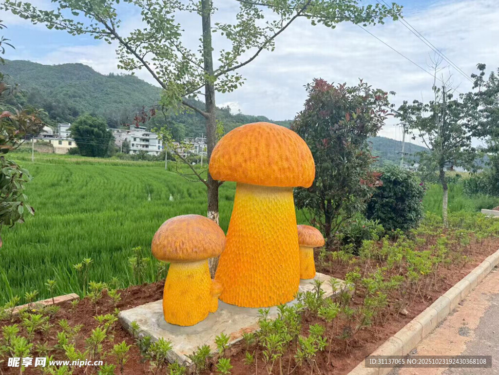 户外蘑菇造型景观雕塑