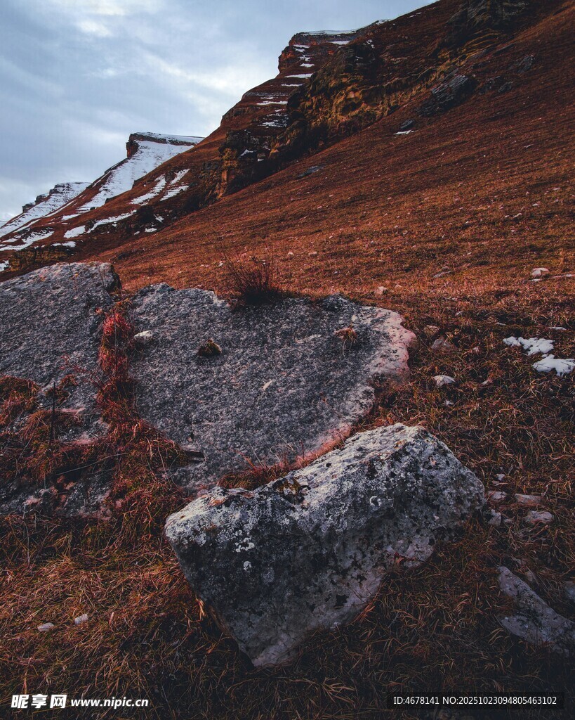 山间岩石景观