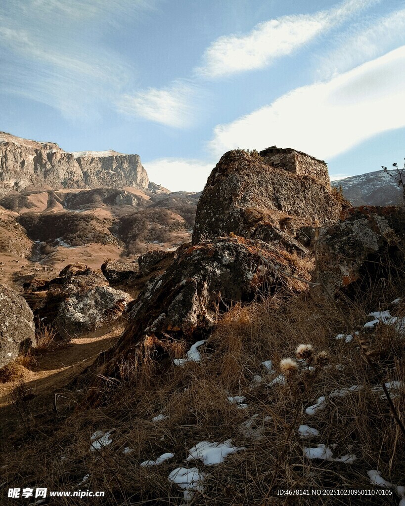 壮丽山野岩石景观