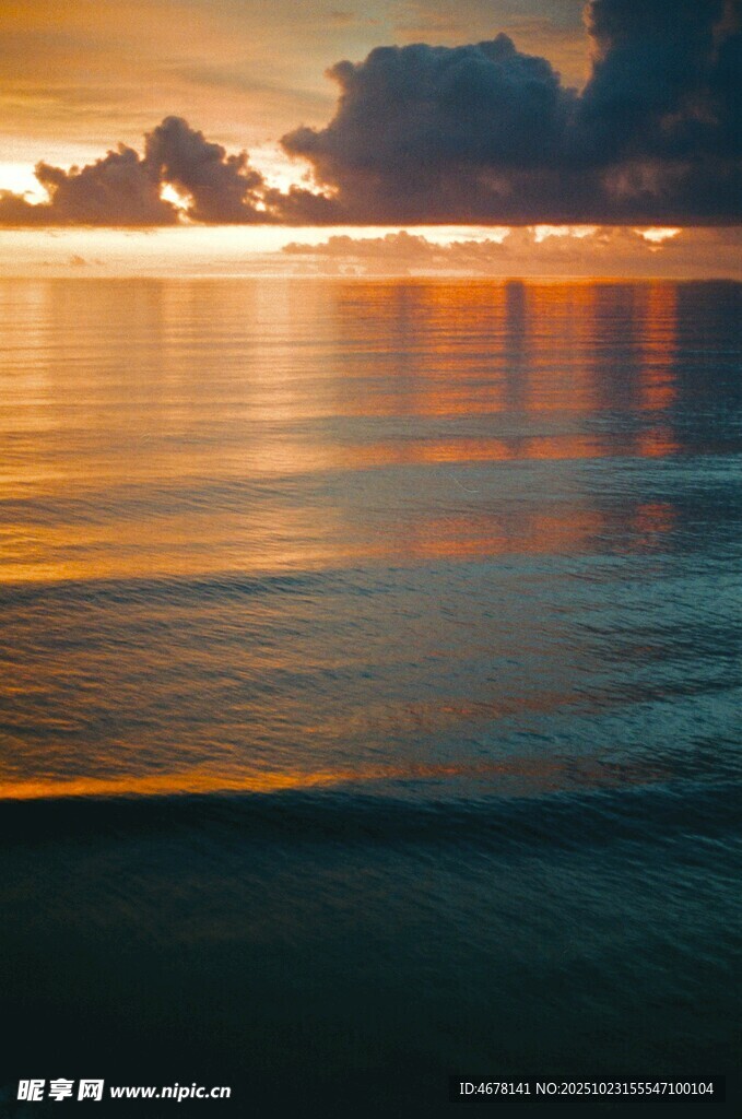 海上日落美景