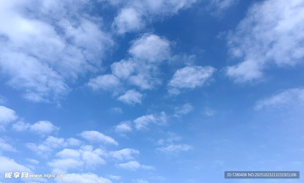 蓝天白云美景