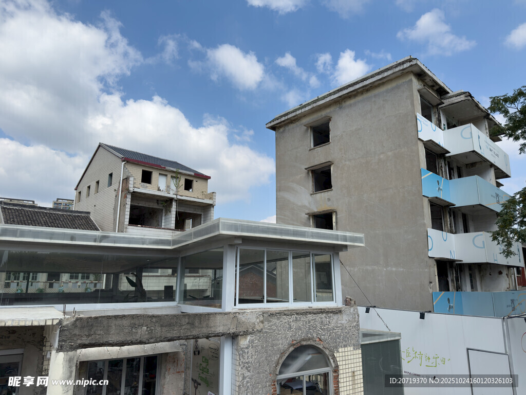 城市中的多层建筑景观