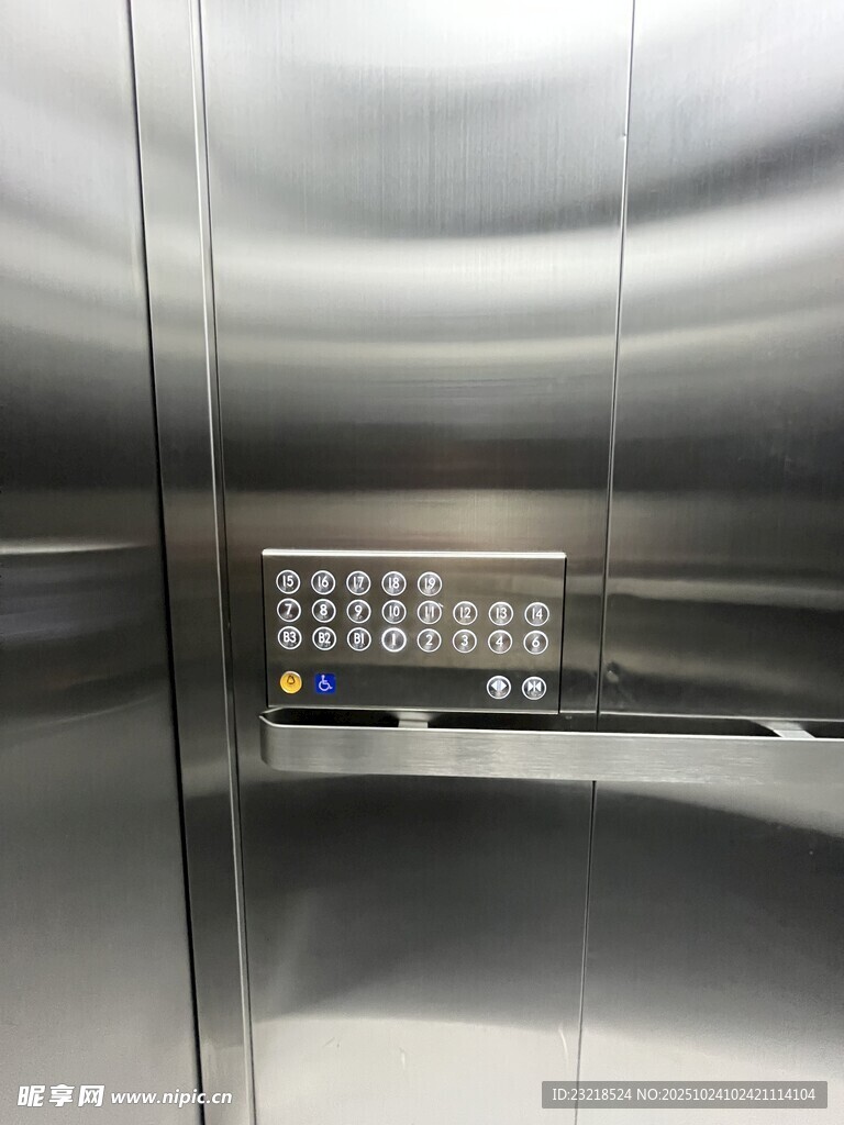 电梯