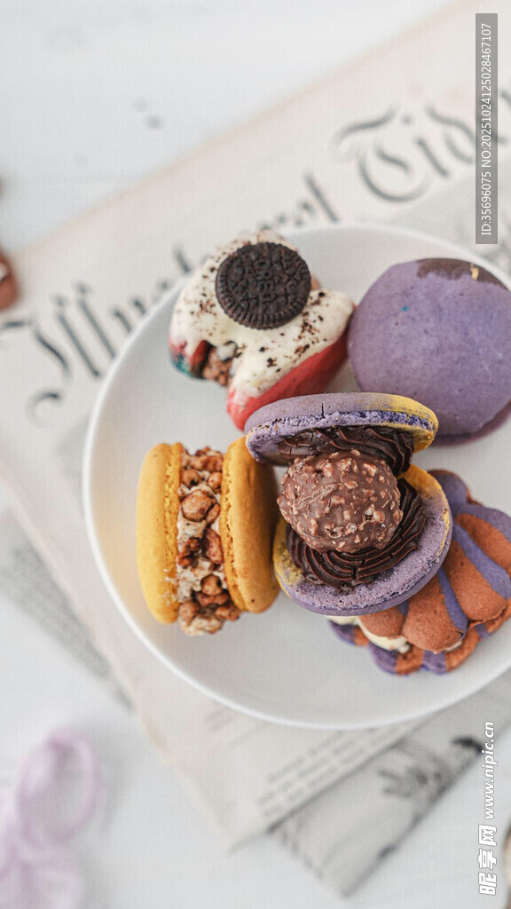 多彩美味甜点拼盘