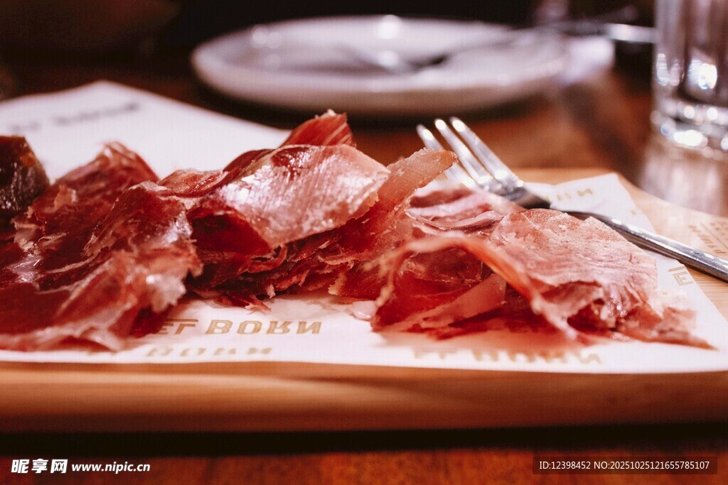 美味火腿切片摆盘展示