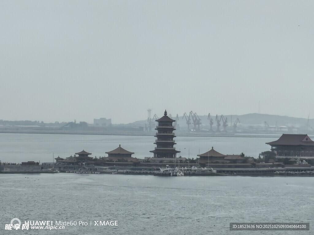 海上古塔风景