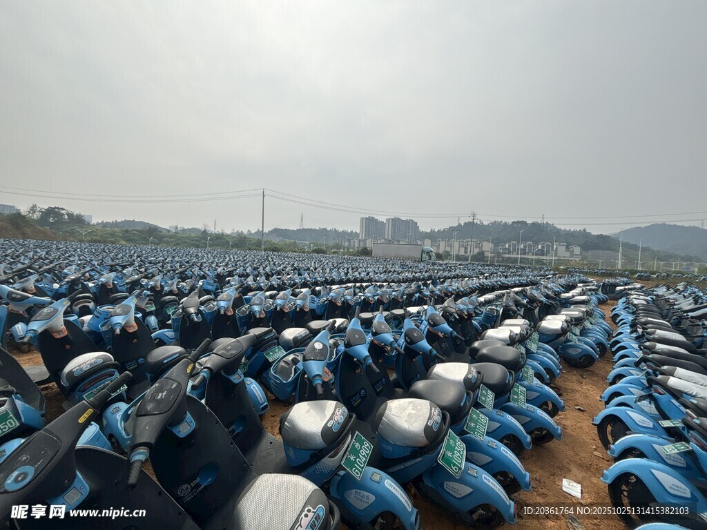 共享单车坟场 