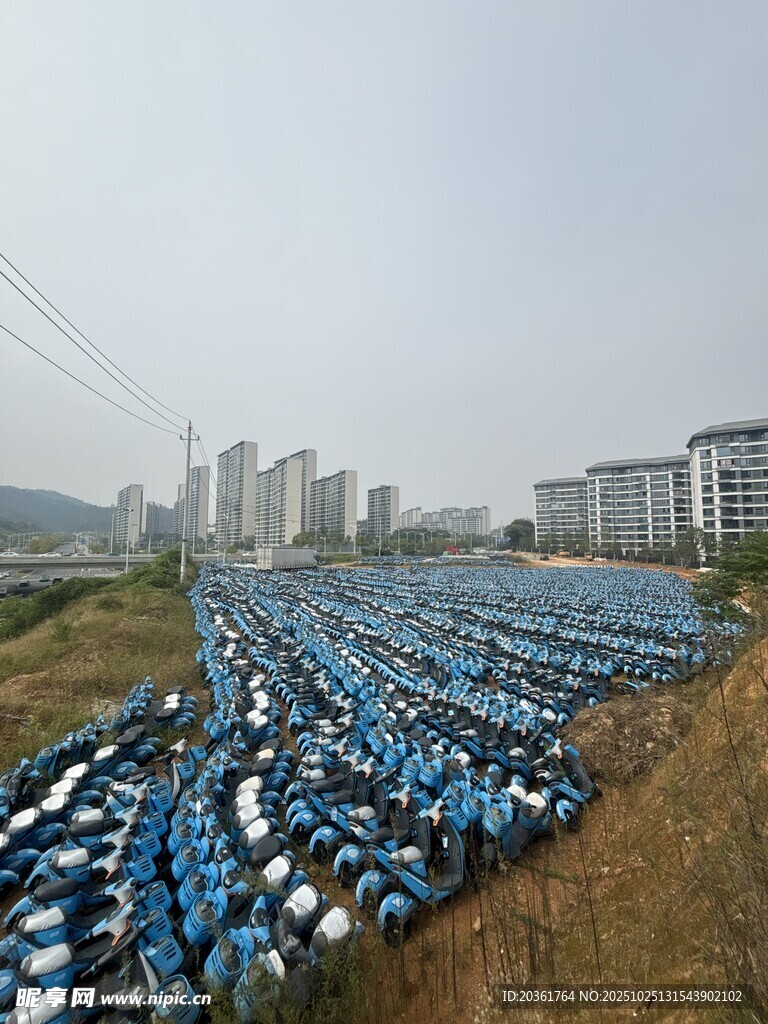 共享单车坟场 