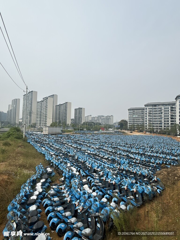 共享单车坟场 