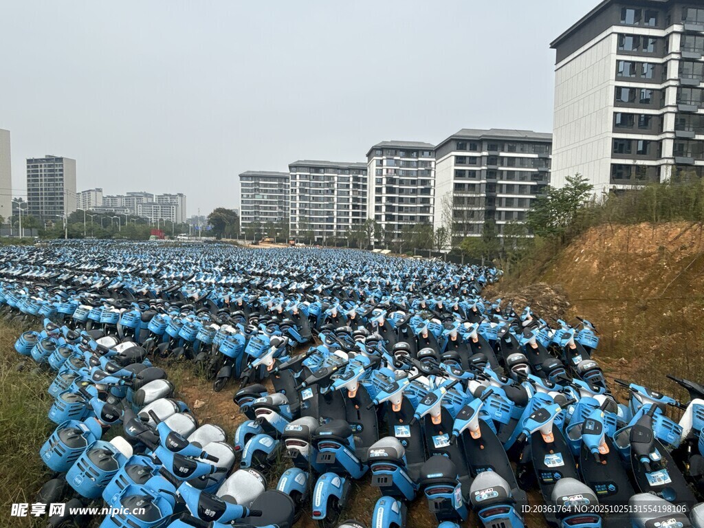 共享单车坟场 