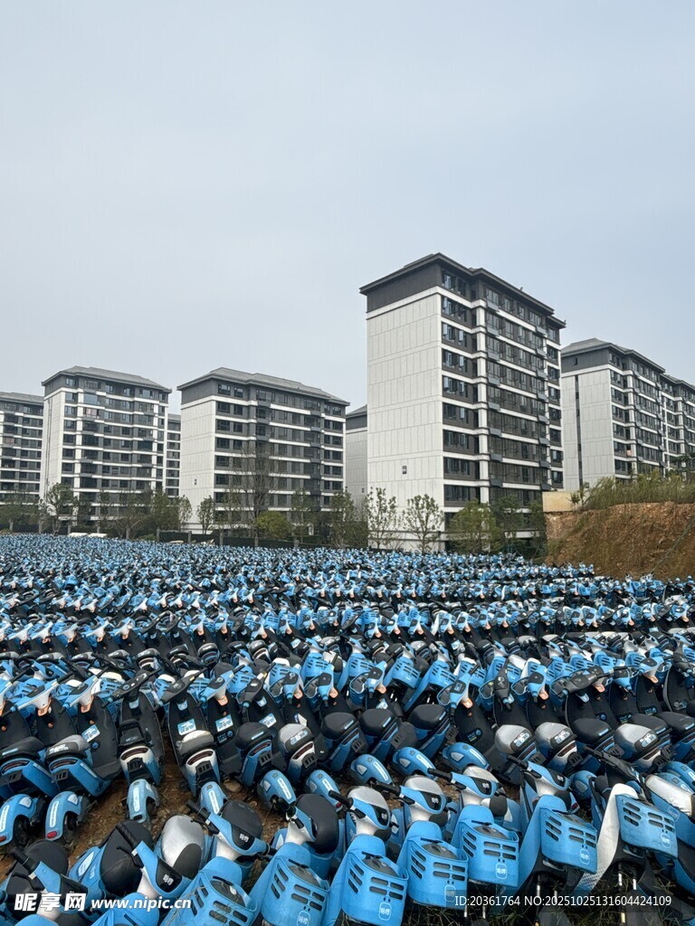 共享单车坟场 