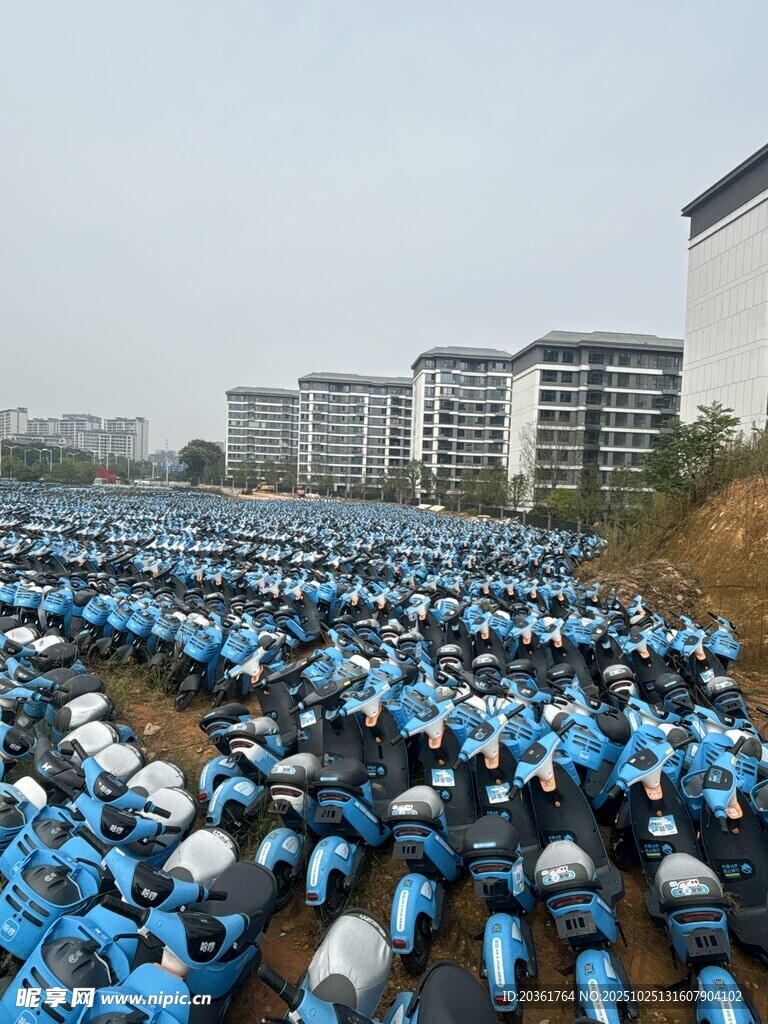 共享单车坟场 