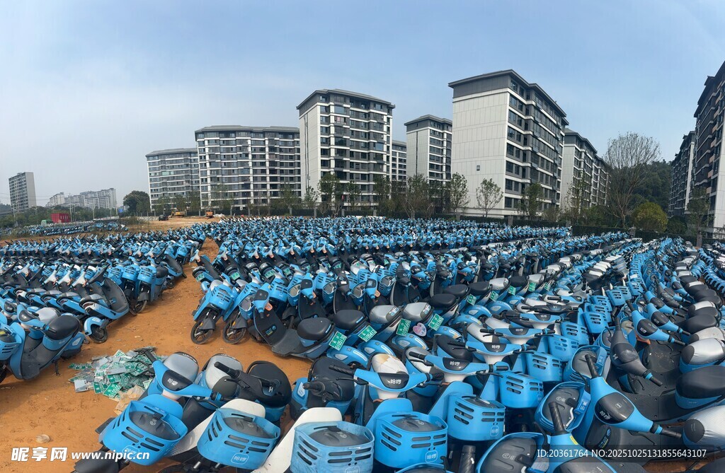 蓝色电动车停放壮观场景