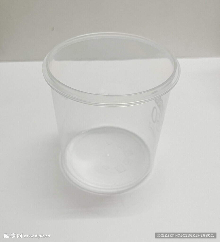 塑料杯