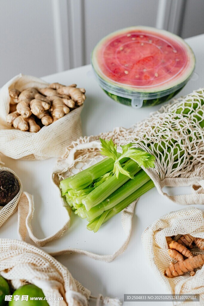 多样健康食材组合展示