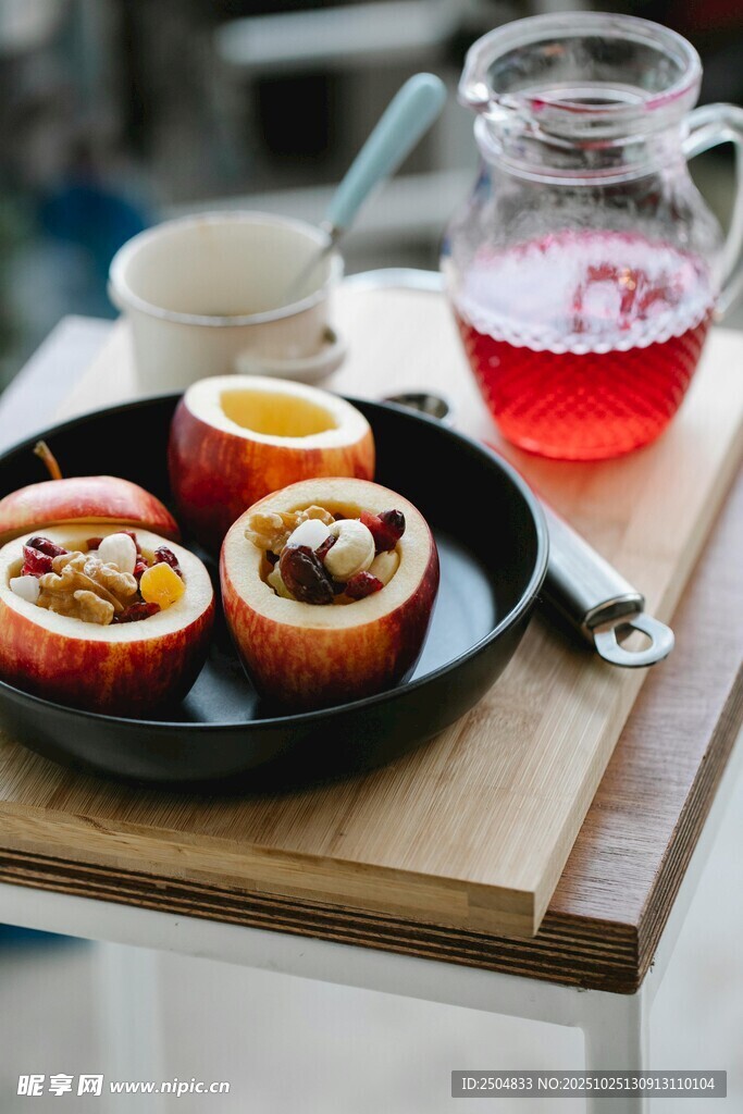 美味早餐摆盘与清新饮品