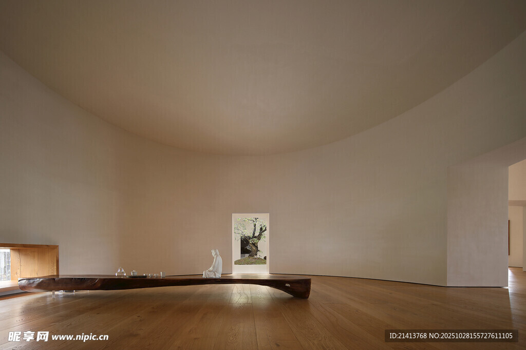 空旷简约的室内空间场景