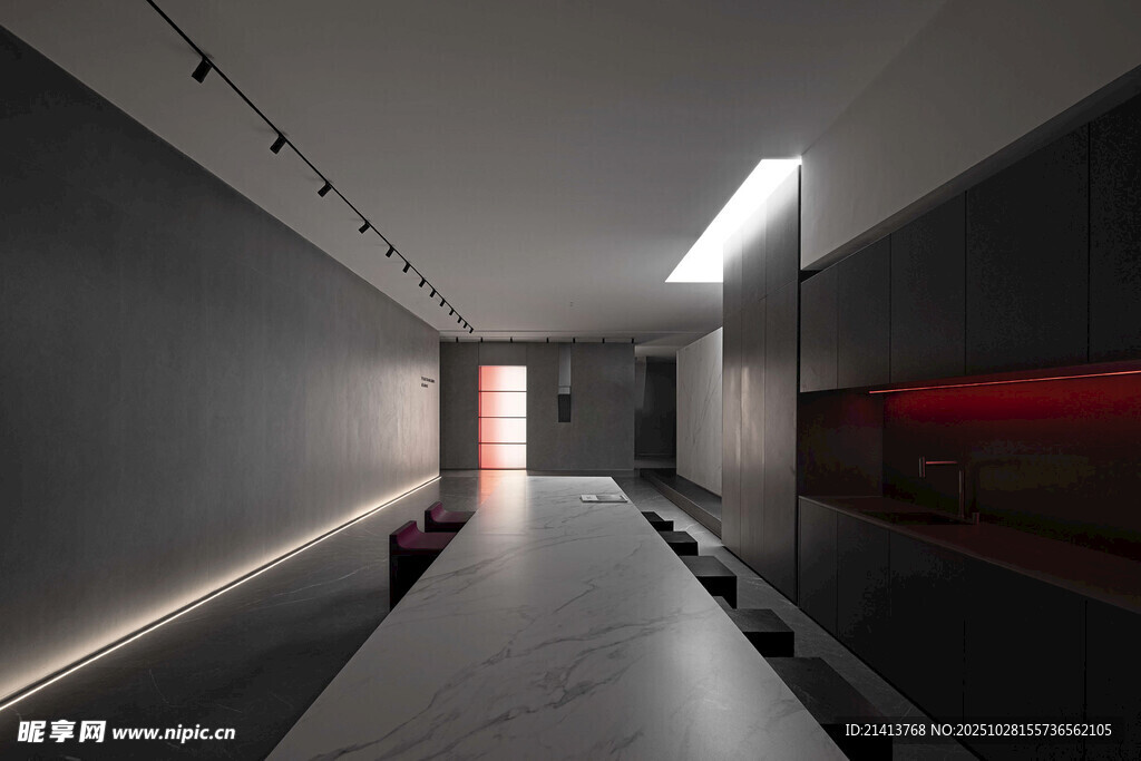 现代极简风格狭长室内空间