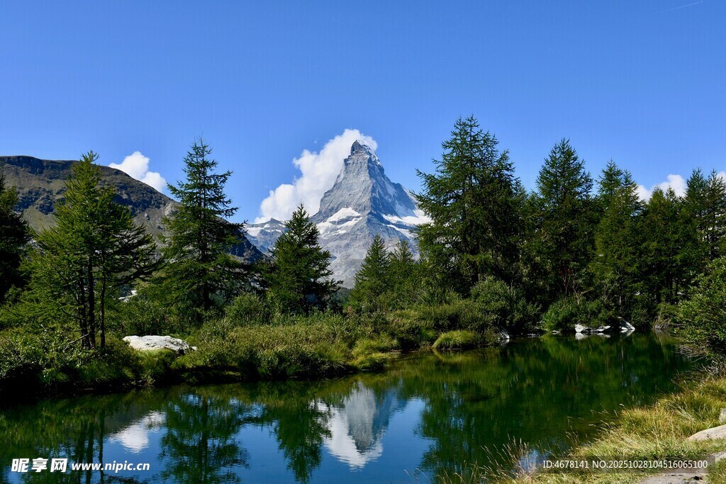 阿尔卑斯山美丽湖景风光