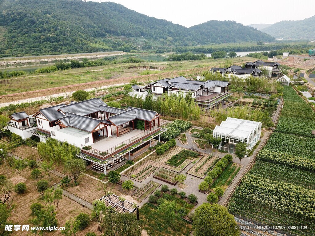 田园村落风光鸟瞰图