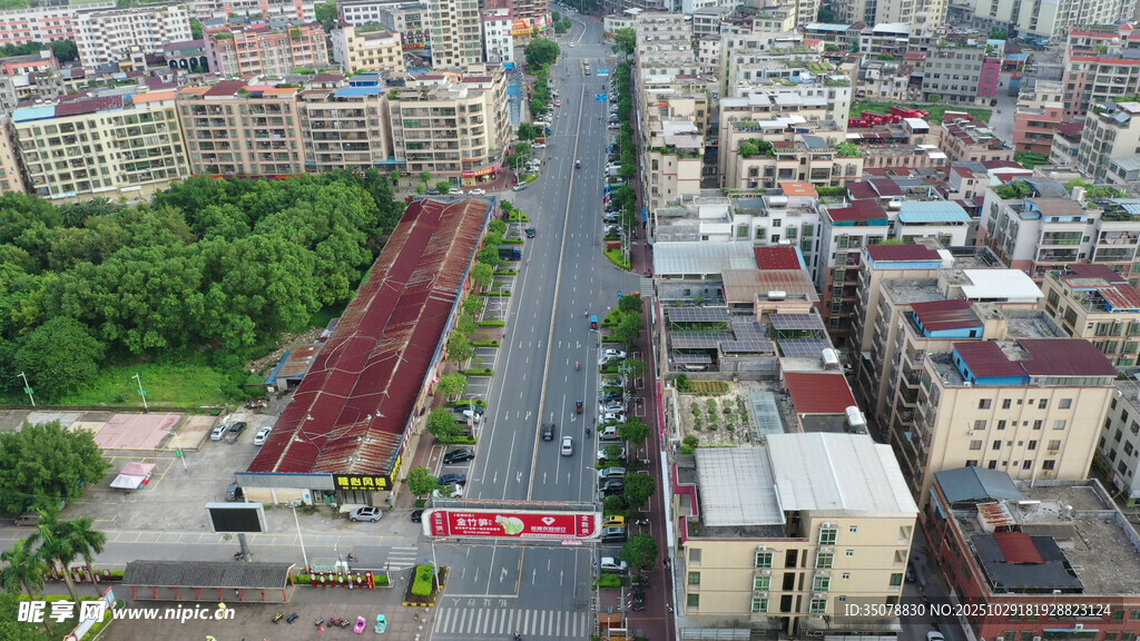 城市道路俯瞰景象