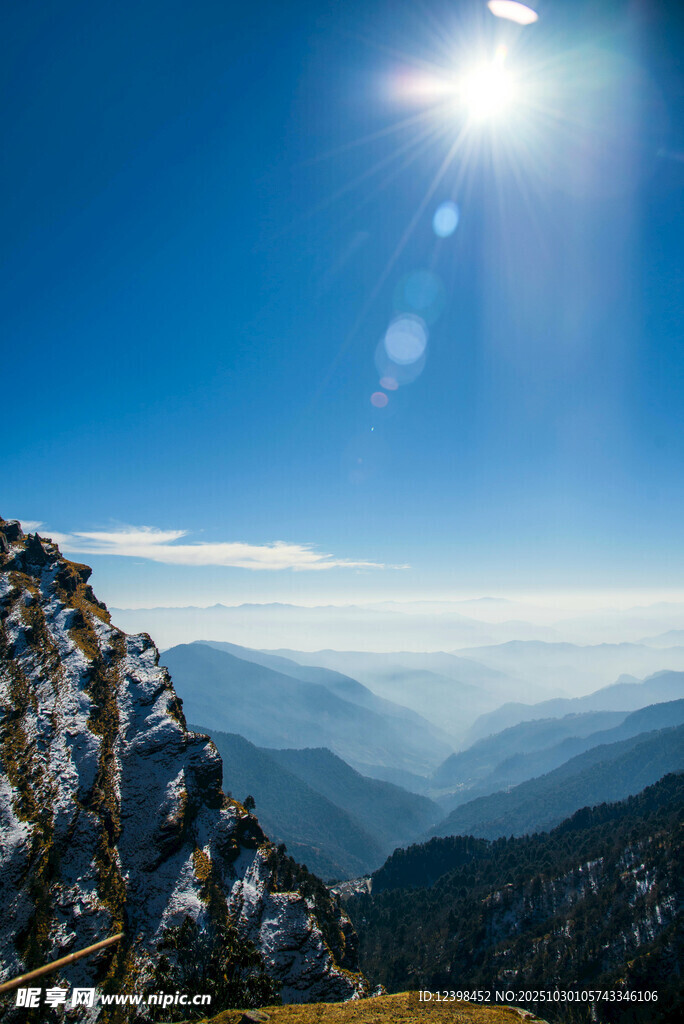 高山壮丽日出美景