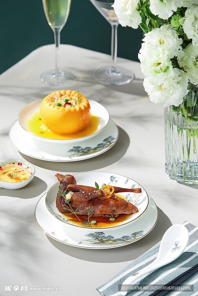 精致中式菜肴摆盘展示