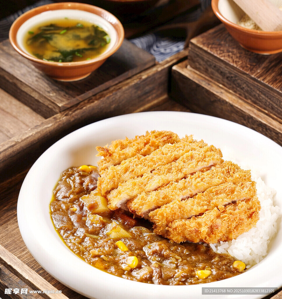 日式炸猪排咖喱盖浇饭