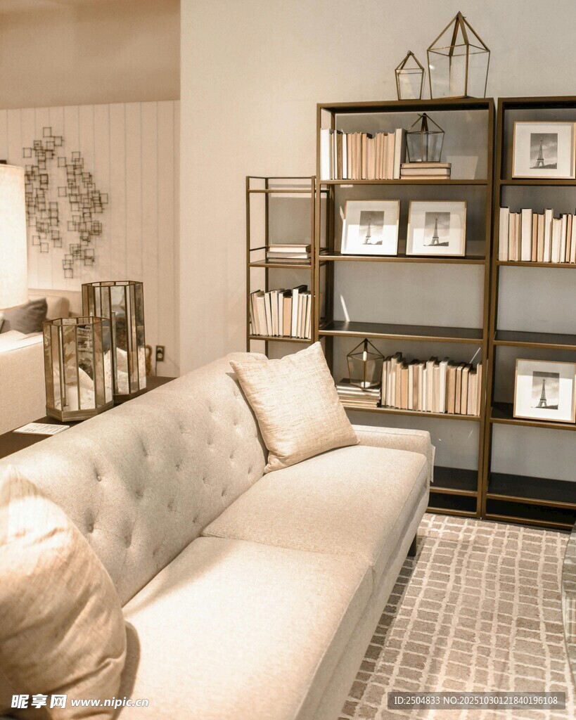 现代简约风客厅沙发一角