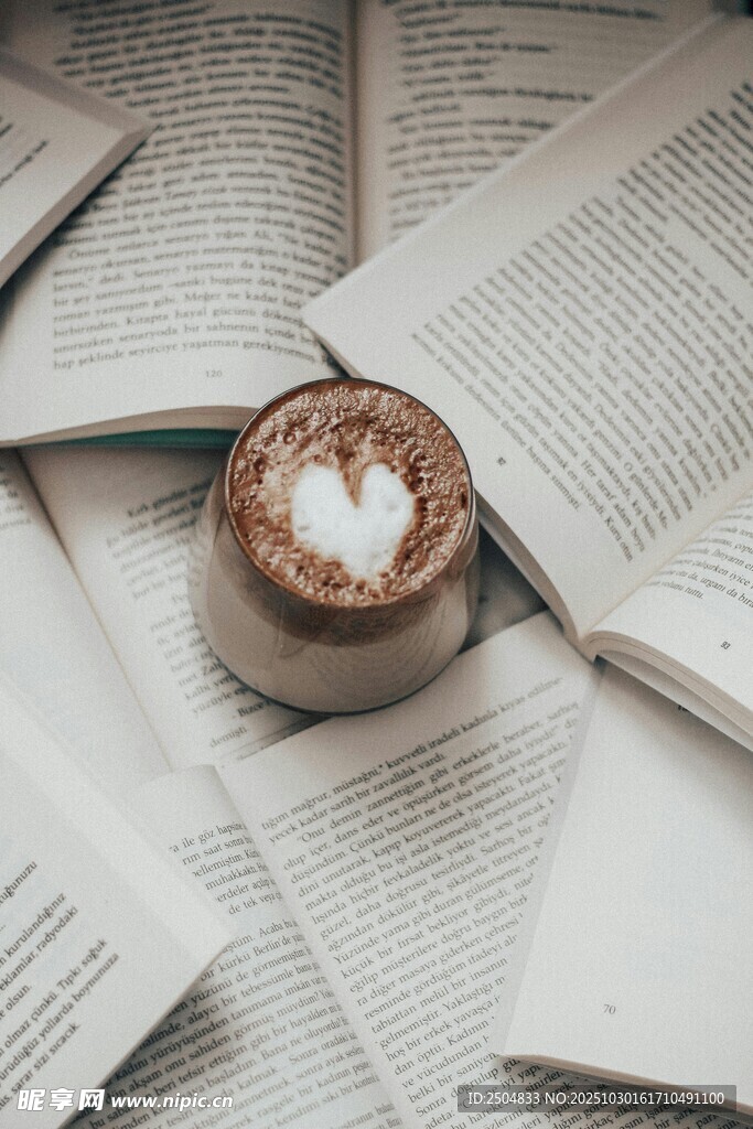 咖啡相伴的阅读时光