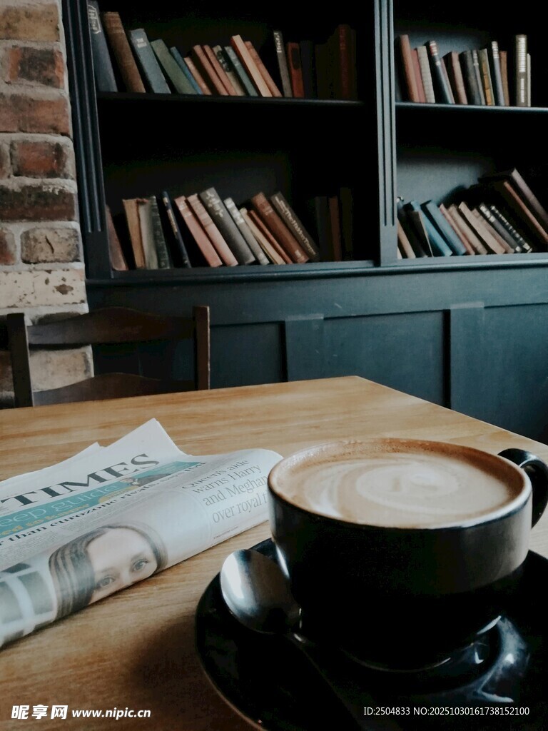 咖啡相伴的静谧阅读时光