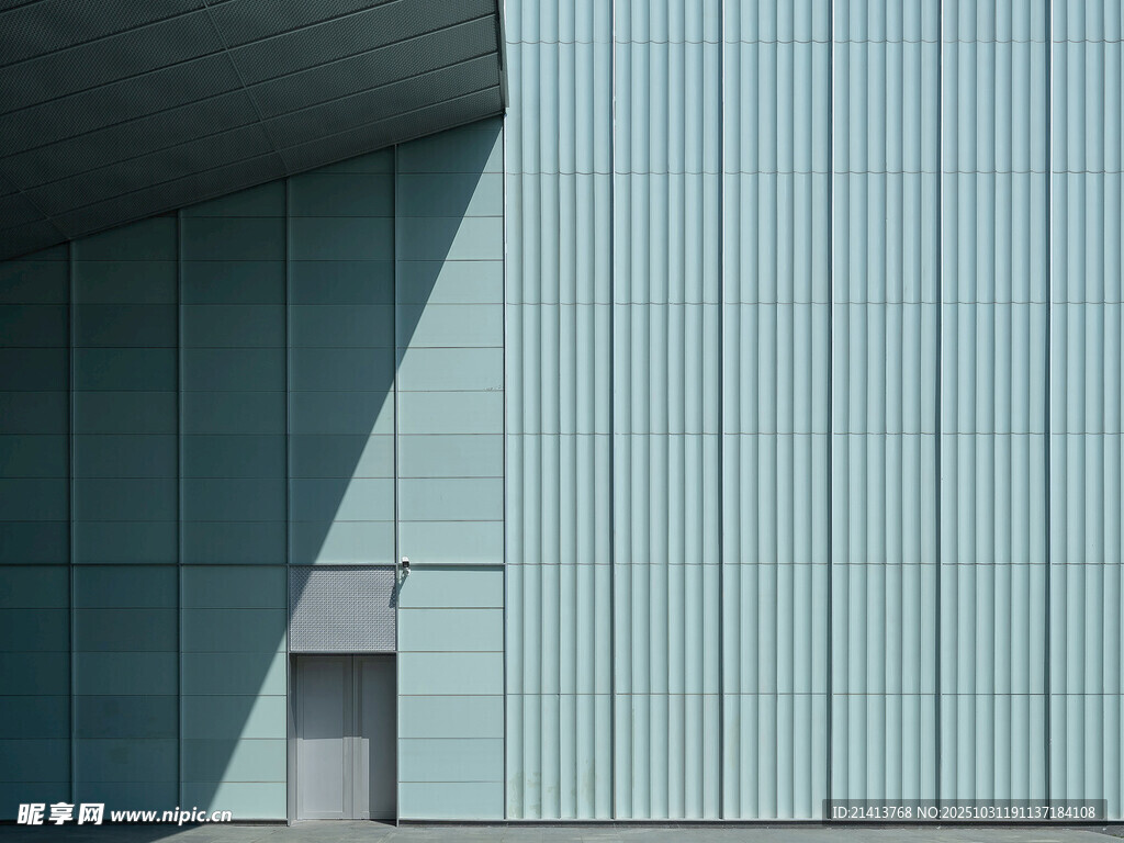 现代建筑墙面独特几何造型