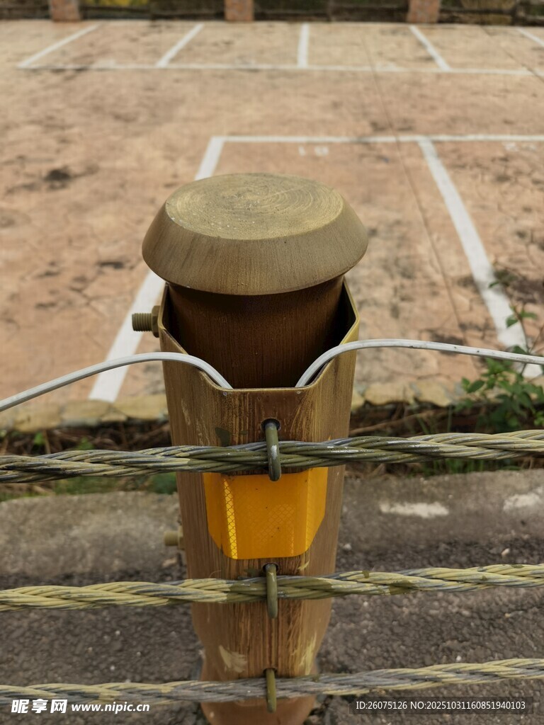 户外防护栏局部特写