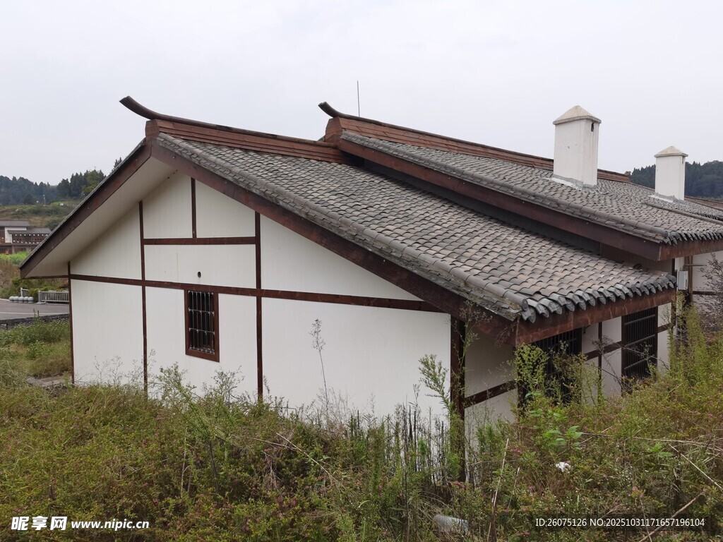 乡村古朴瓦房建筑风貌