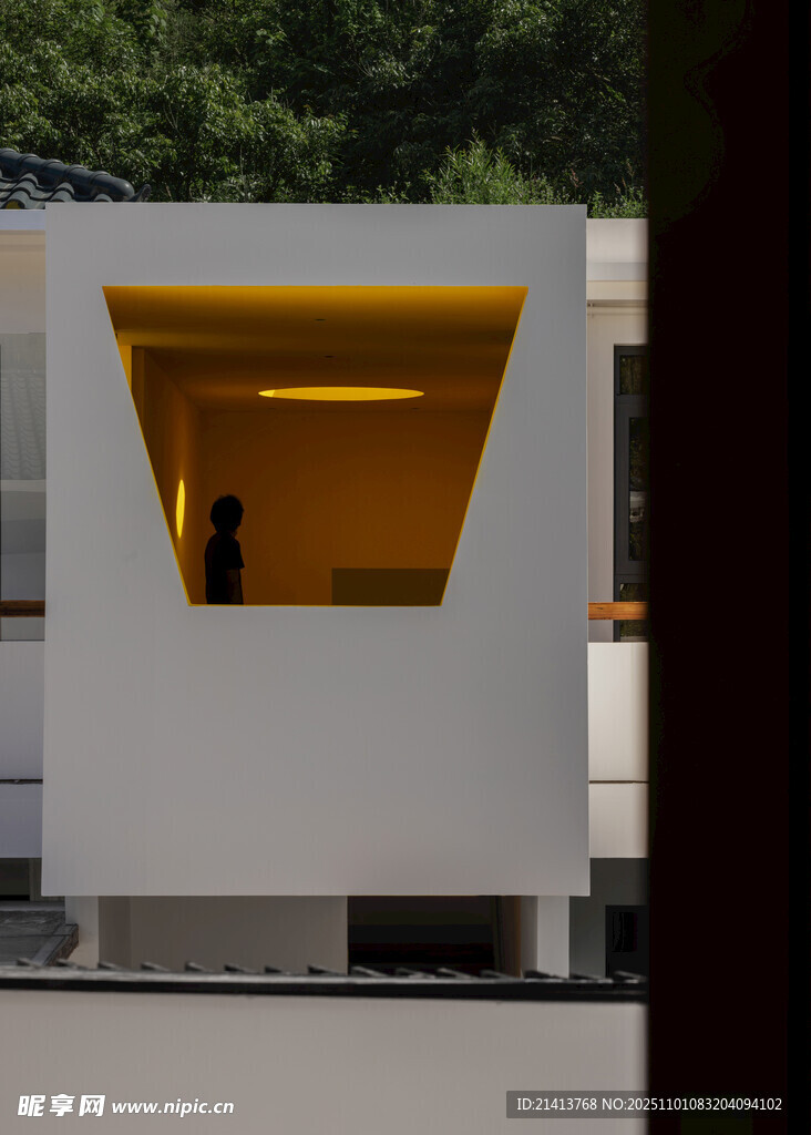 现代简约风格的建筑一角