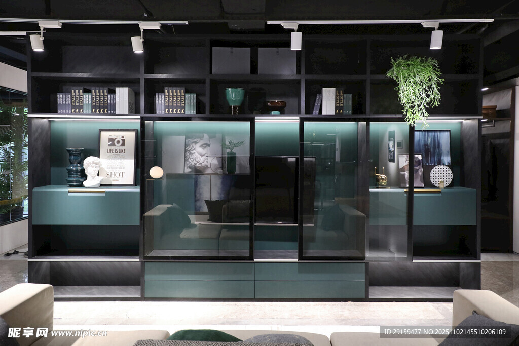 现代玻璃隔断室内空间设计